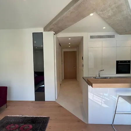 Castle View Luxury Apartment *